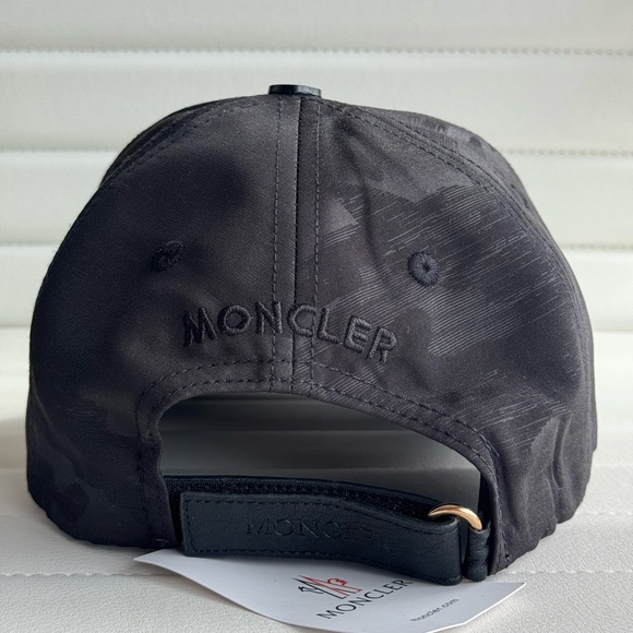 Moncler Logo Camouflage Hat - Picture 8 of 9